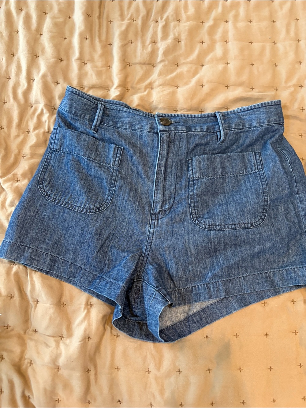 Casual High-Rise Denim Shorts in Blue